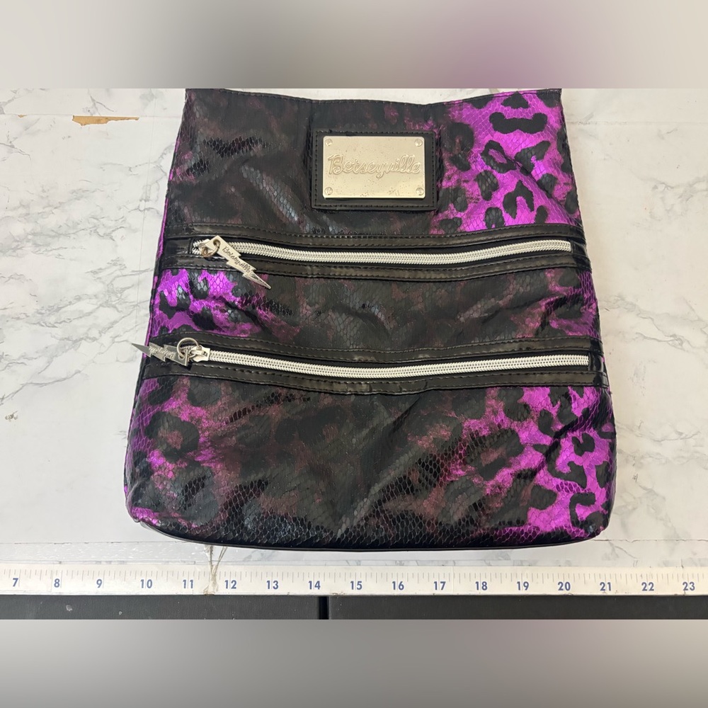 Betsey Johnson Purse Faux Snakeskin Bag Betseyville Purple Pink No Strap - Picture 5 of 7